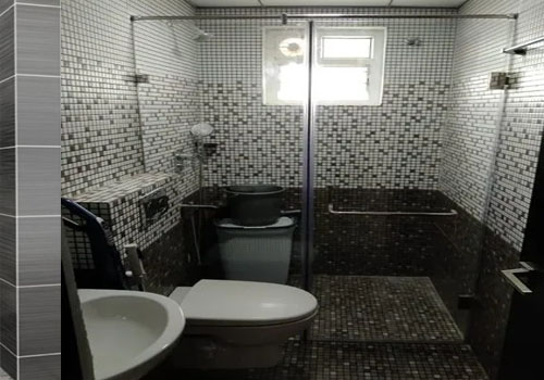 Swing-Door-Shower-Cubicle